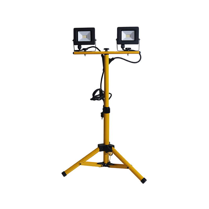 Outdoor LED light Adjustable Height Tripod Stand Light And Multifuncitonal Telescopic bracket light Camping light with wire 1.8-6mm